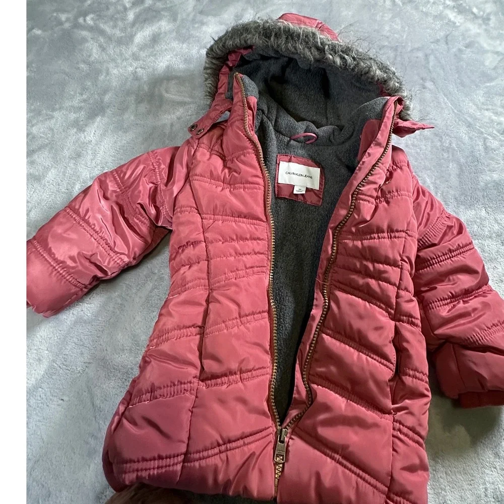 Calvin Klein‎ Girls Puffer Jacket Winter Coat Faux Fur Hood Sz 2T Warm Cozy Snow